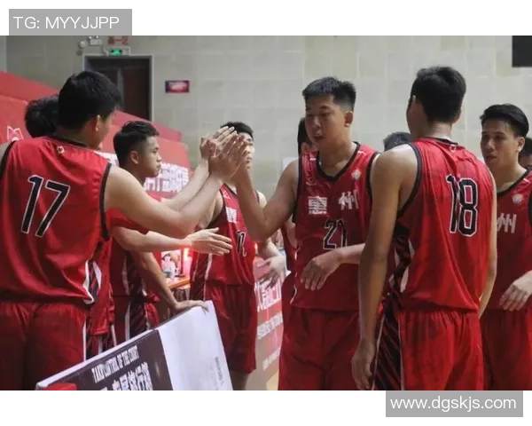 深圳篮球队的拼搏历程与挑战赛背后的故事揭秘